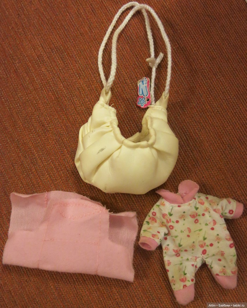 Нэнси Фамоса с сестренкой идет за покупками (фото 6)