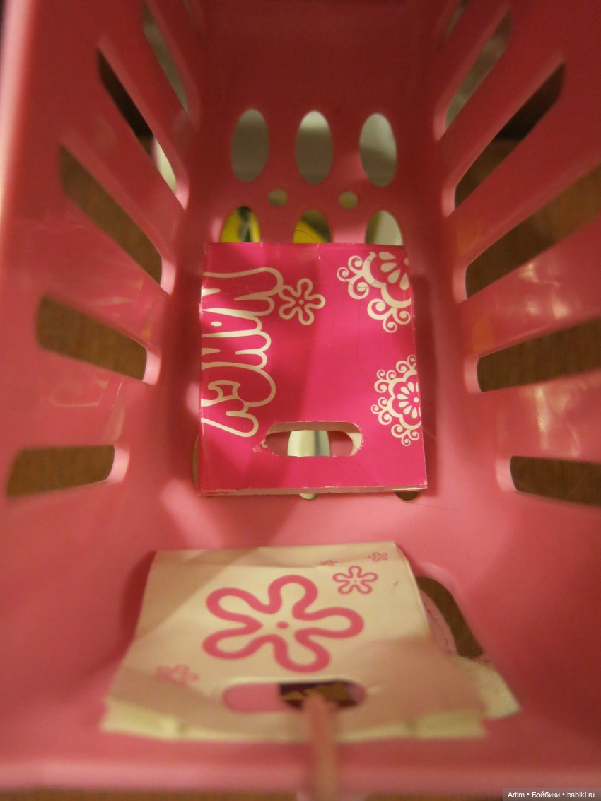 Нэнси Фамоса с сестренкой идет за покупками (фото 5)