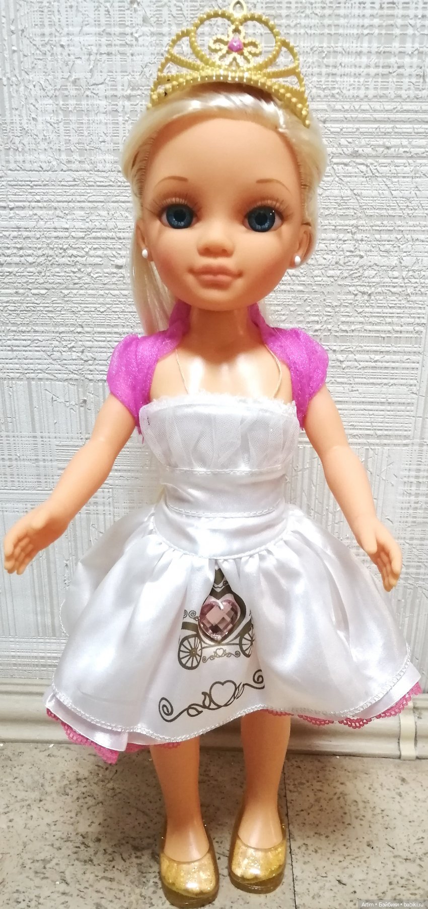 Нэнси Фамоса, Золушка + 2 маскарадных костюма