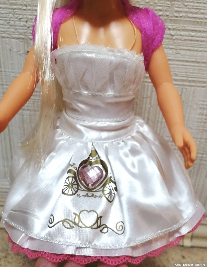 Нэнси Фамоса, Золушка + 2 маскарадных костюма