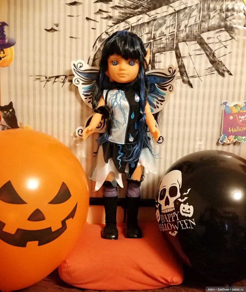 Нэнси Фамоса, Хэллоуин, День всех святых