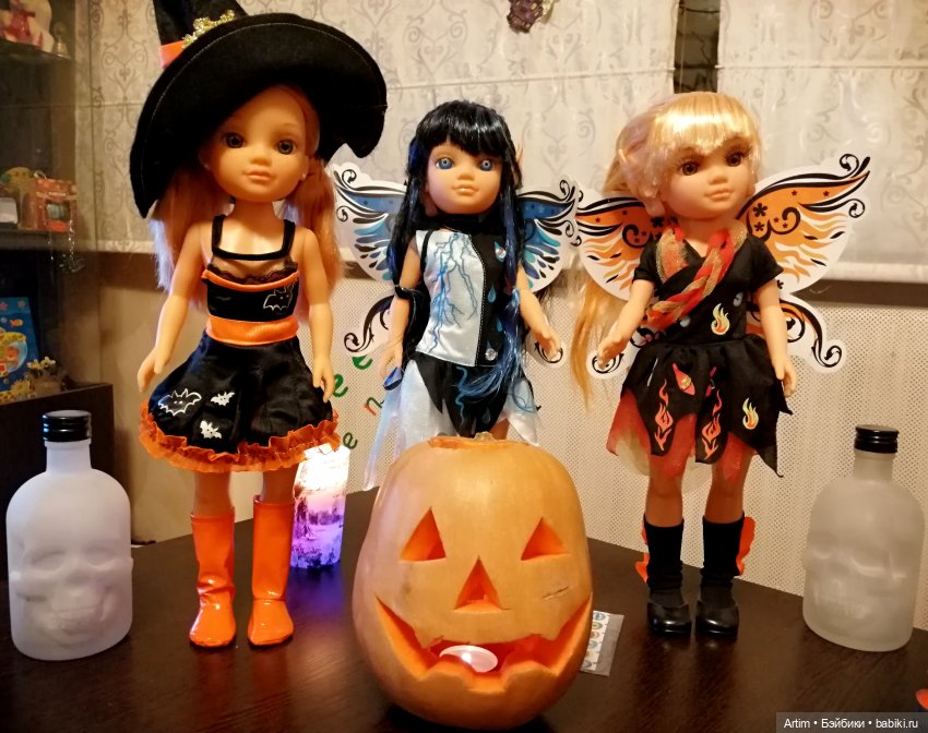 Нэнси Фамоса, Хэллоуин, День всех святых