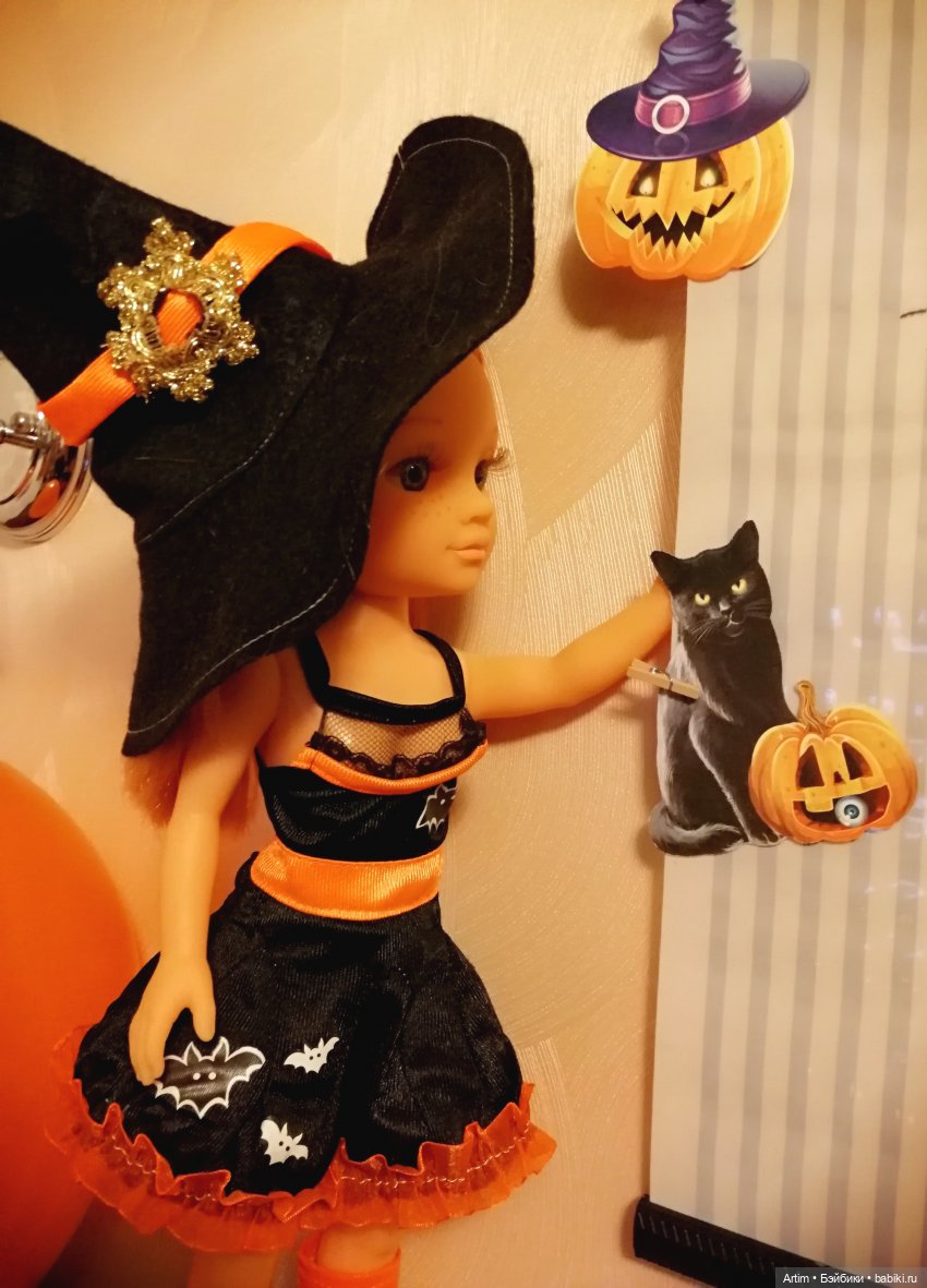 Нэнси Фамоса, Хэллоуин, День всех святых (фото 10)