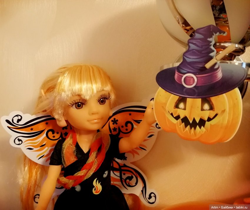 Нэнси Фамоса, Хэллоуин, День всех святых (фото 6)