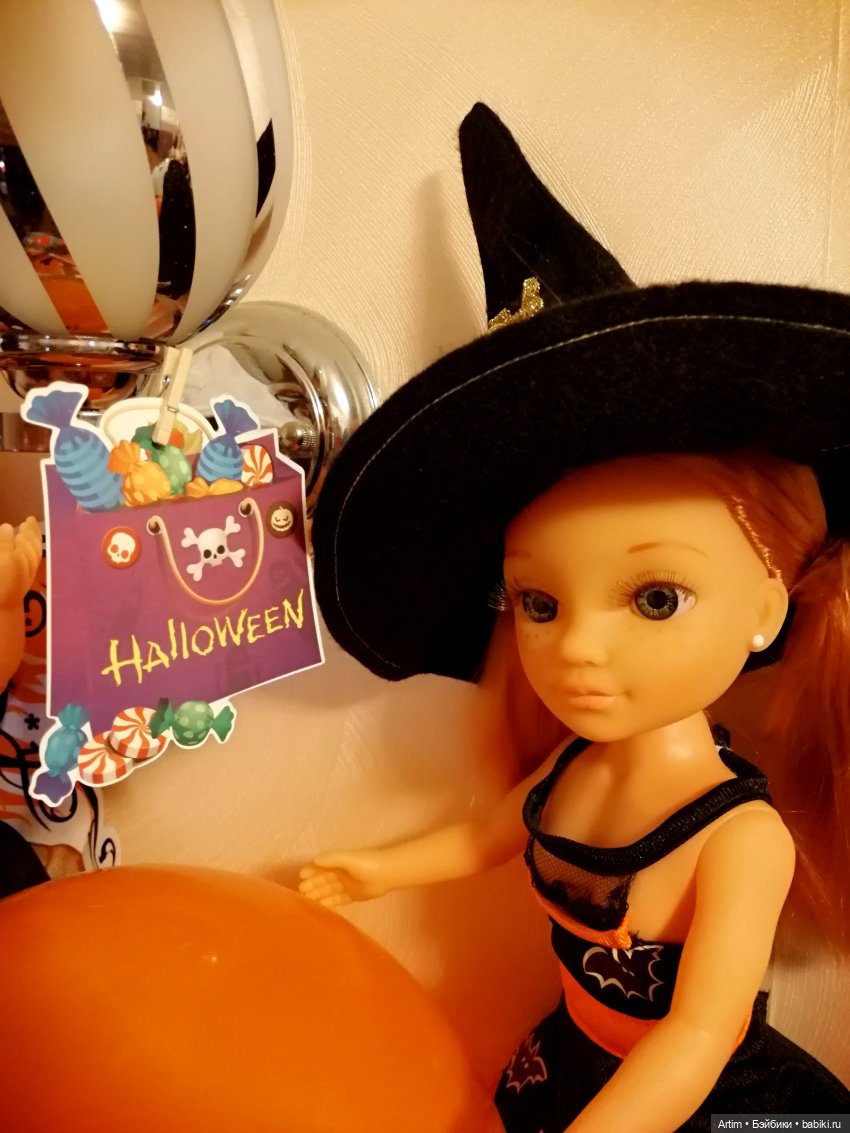 Нэнси Фамоса, Хэллоуин, День всех святых (фото 7)