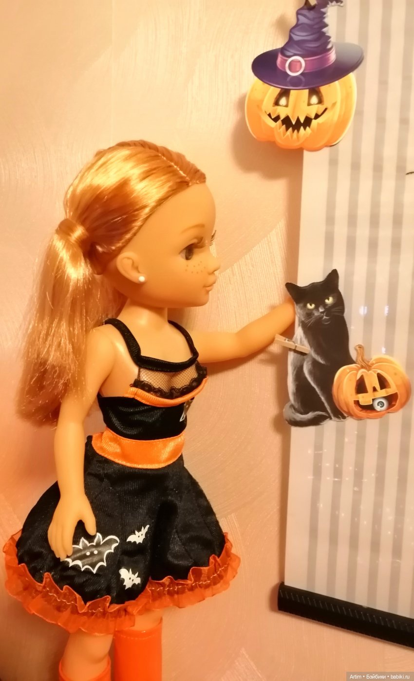 Нэнси Фамоса, Хэллоуин, День всех святых