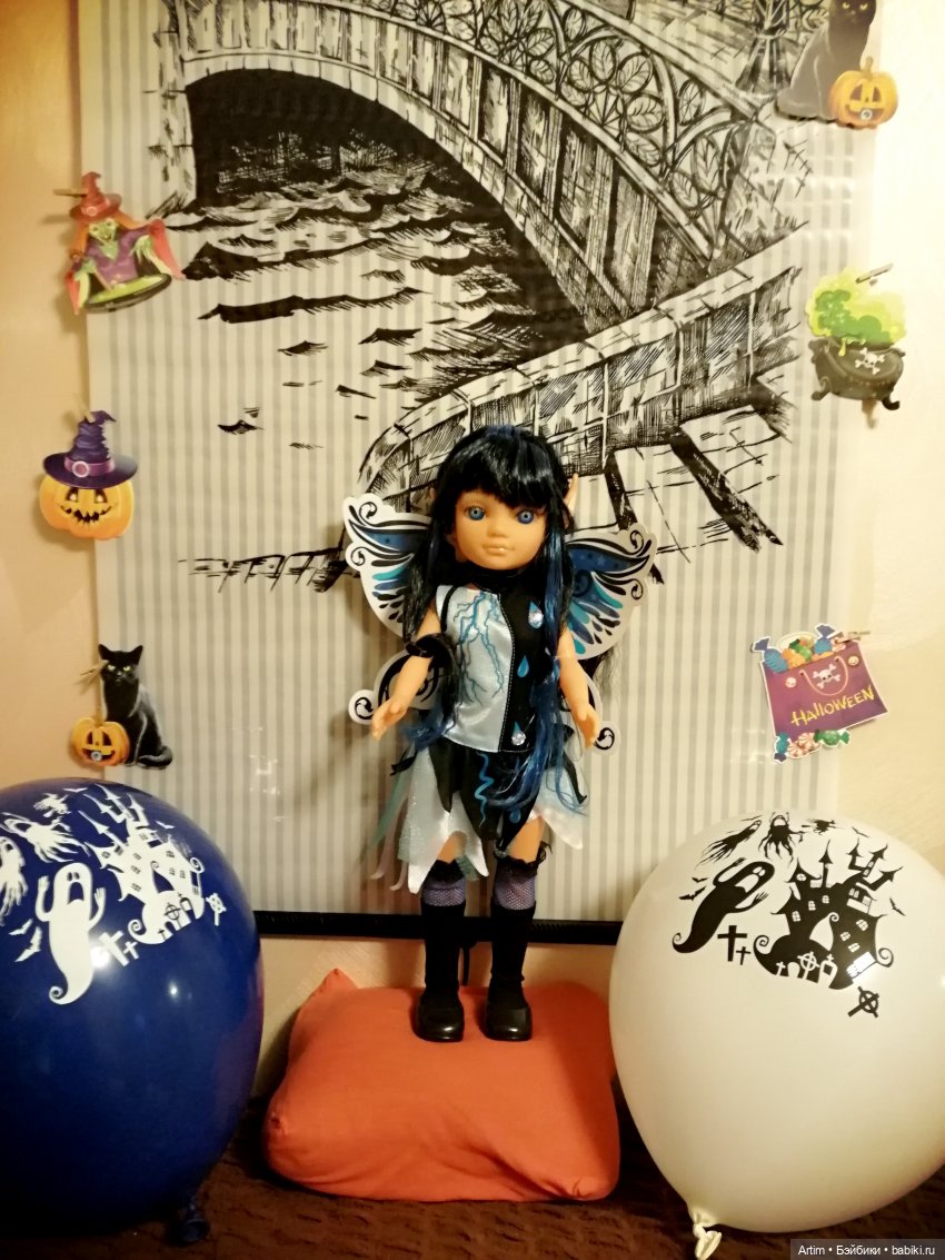 Нэнси Фамоса, Хэллоуин, День всех святых (фото 3)