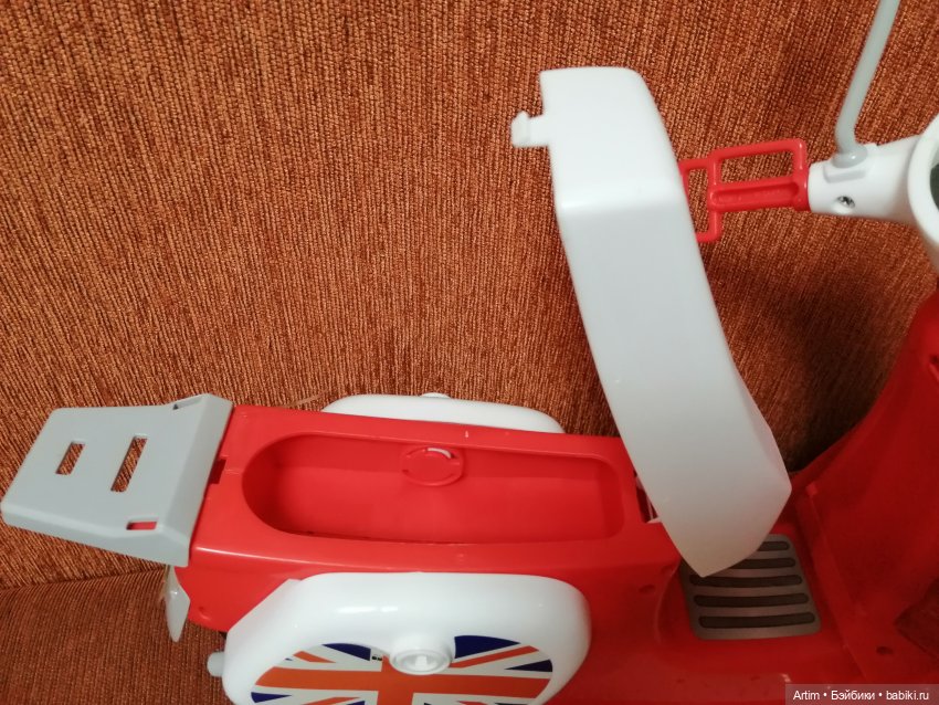 Нэнси Фамоса, Игровой набор путешествие куклы Нэнси на мотоцикле в Лондон