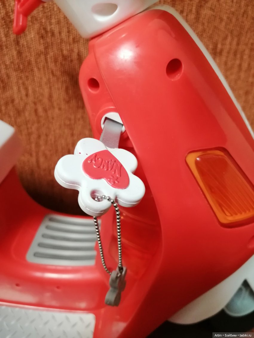 Нэнси Фамоса, Игровой набор путешествие куклы Нэнси на мотоцикле в Лондон