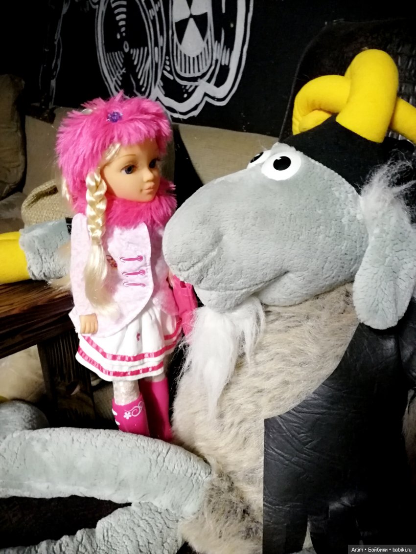 Нэнси и Лукас, Фамоса, Художественная выставка