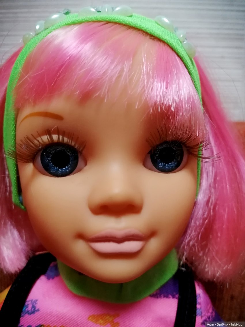 Нэнси Фамоса, вечеринка в стиле 90-х