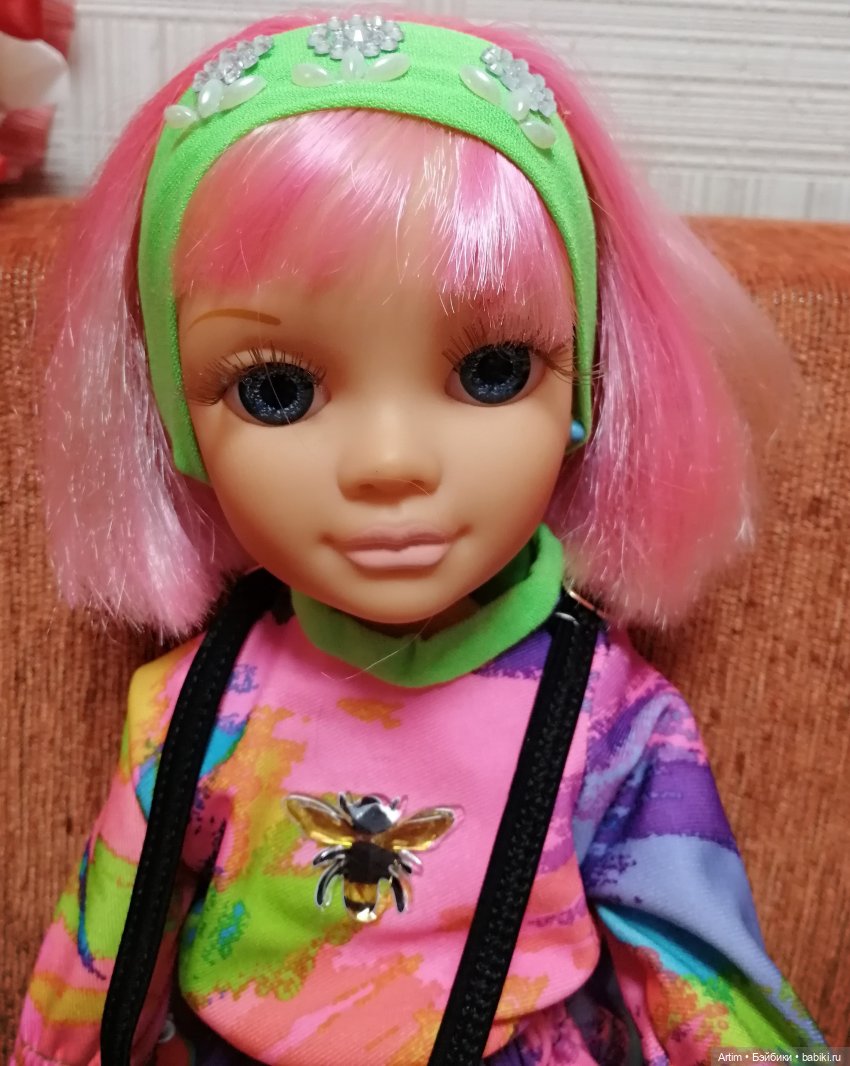 Нэнси Фамоса, вечеринка в стиле 90-х