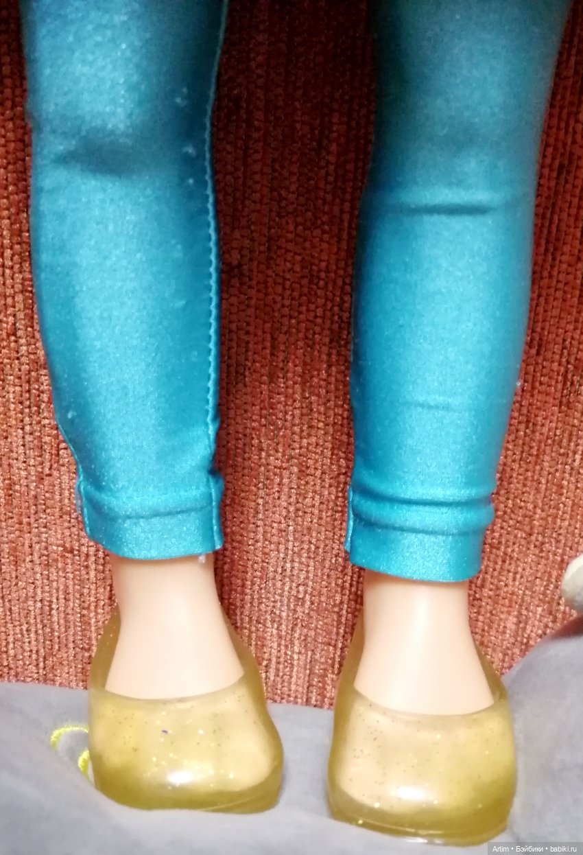 Нэнси Фамоса, вечеринка в стиле 90-х