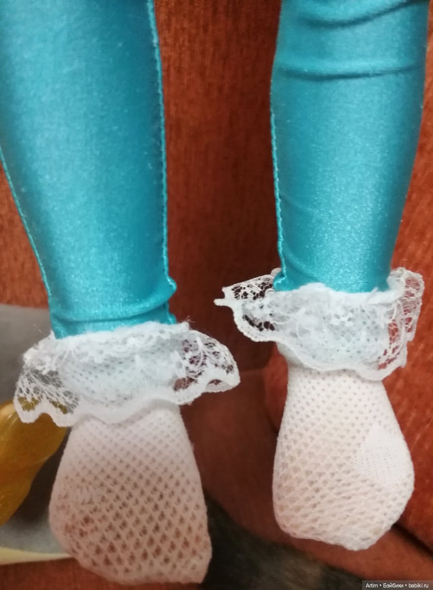 Нэнси Фамоса, вечеринка в стиле 90-х (фото 5)