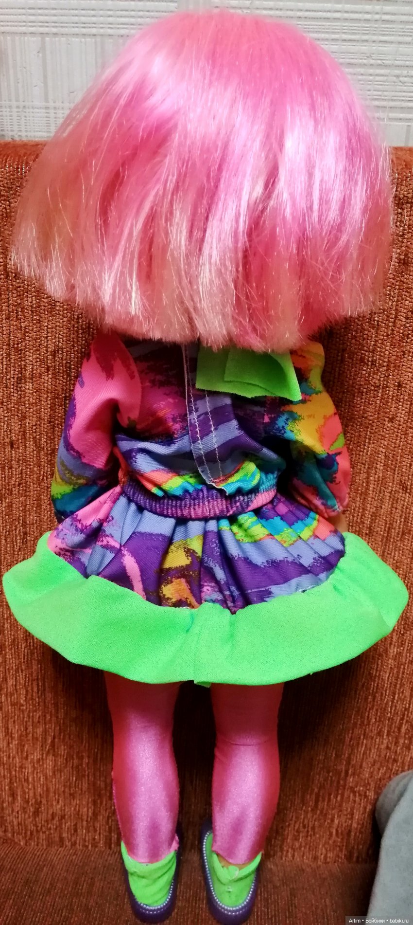 Нэнси Фамоса, вечеринка в стиле 90-х