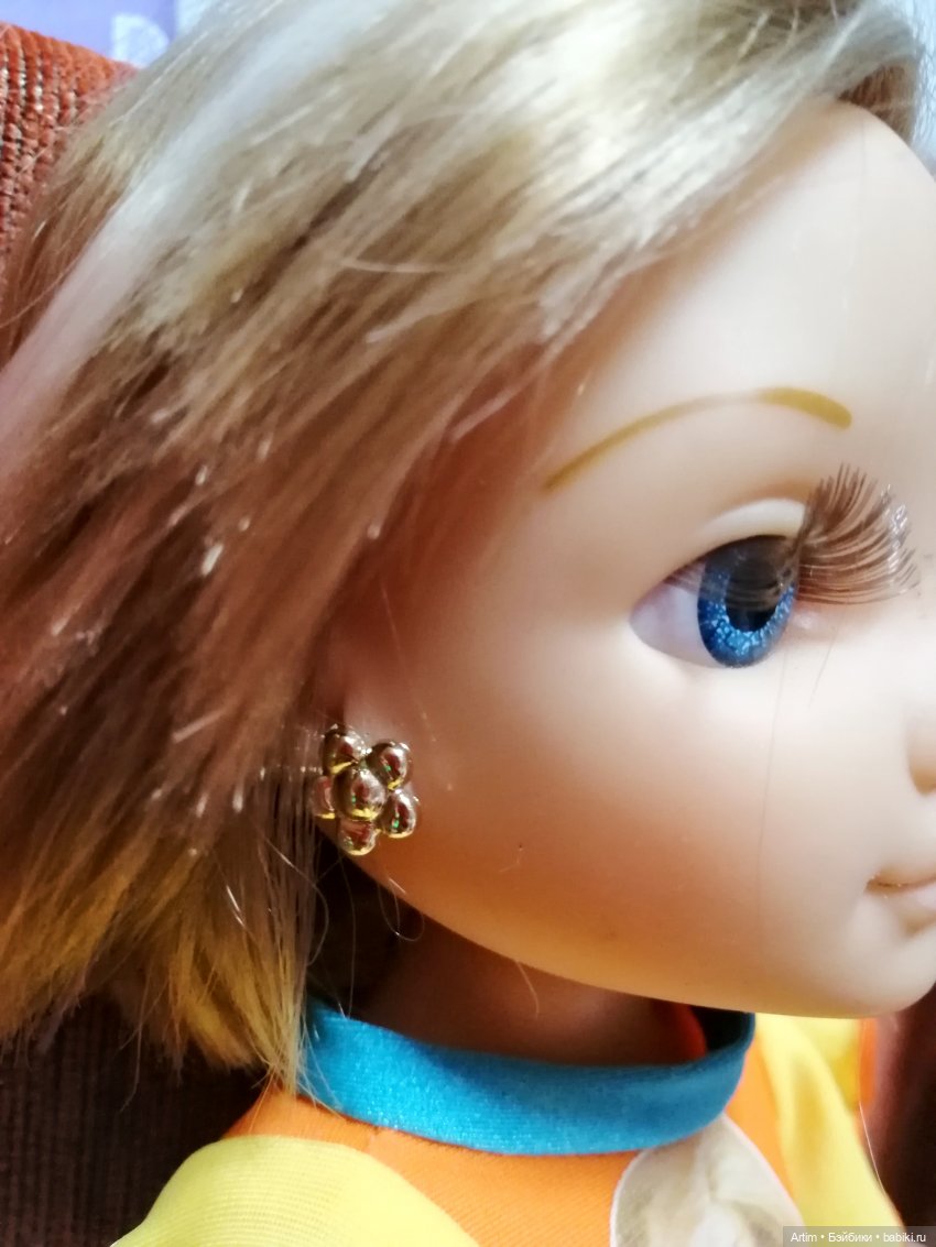 Нэнси Фамоса, вечеринка в стиле 90-х (фото 9)