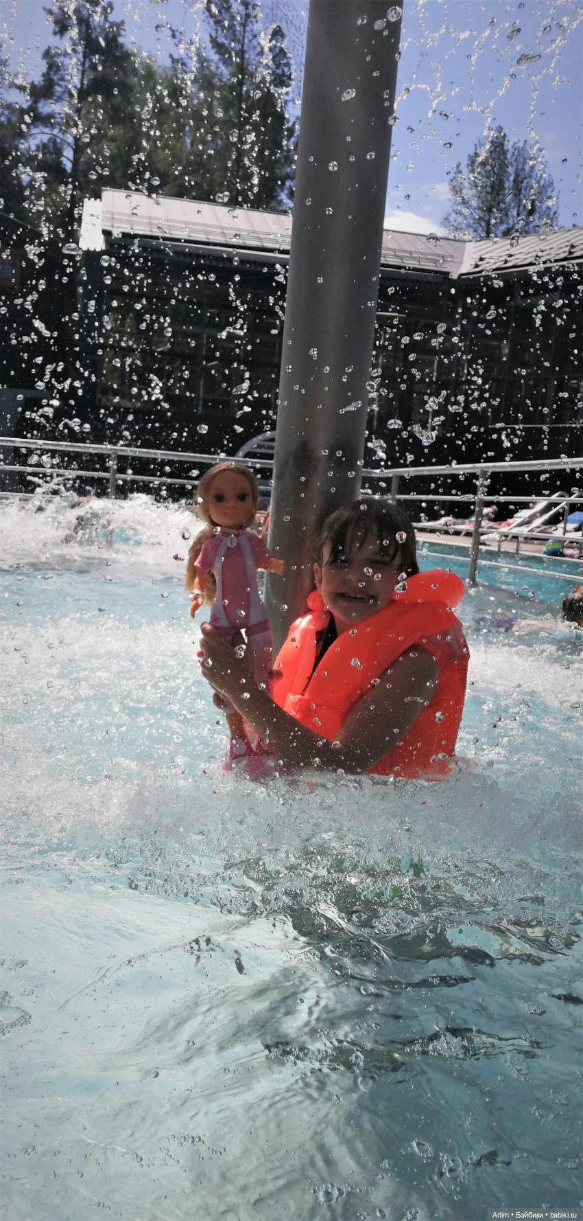 Нэнси Фамоса, водная девочка (фото 8)