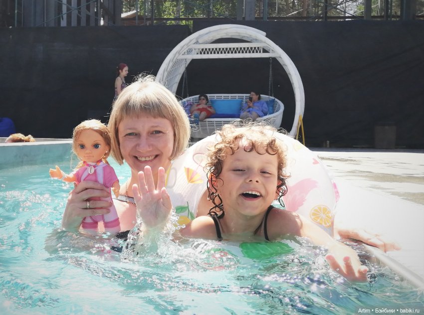 Нэнси Фамоса, водная девочка (фото 10)