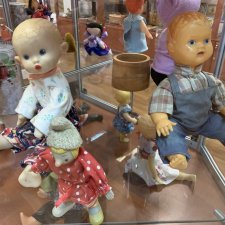 Маленькая выставка кукол