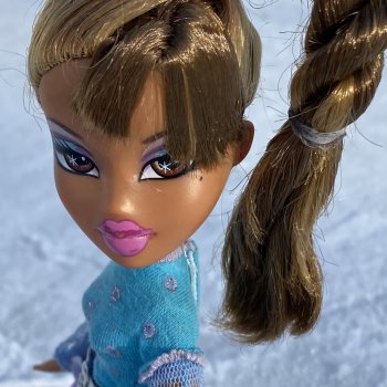 Братц фигуристка