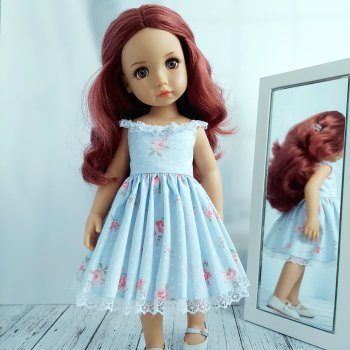 Вишенка примеряет новое платье