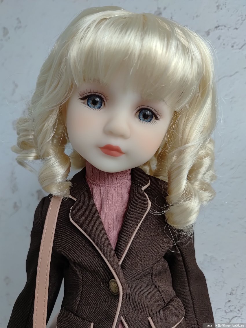 Молли и большая примерка — Куклы Ruby Red (Руби Ред) Fashion Friends: Siblies (фото 3)