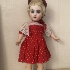 Платье и шляпка для антикварной куклы