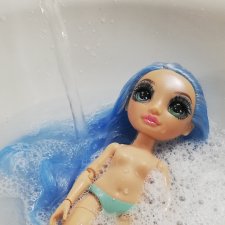 Ваша rainbow high тоже пахнет?