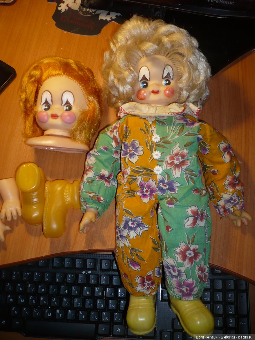 Вот рядышком они - мой Белячок и Супчик. Картинка грустная.