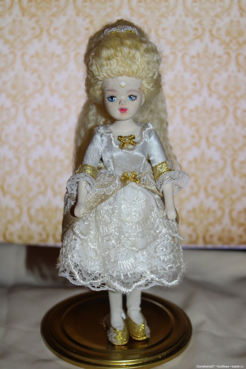 Королевский five-o’clock. Ну а при чём тут старые китайские куклы из 90-х