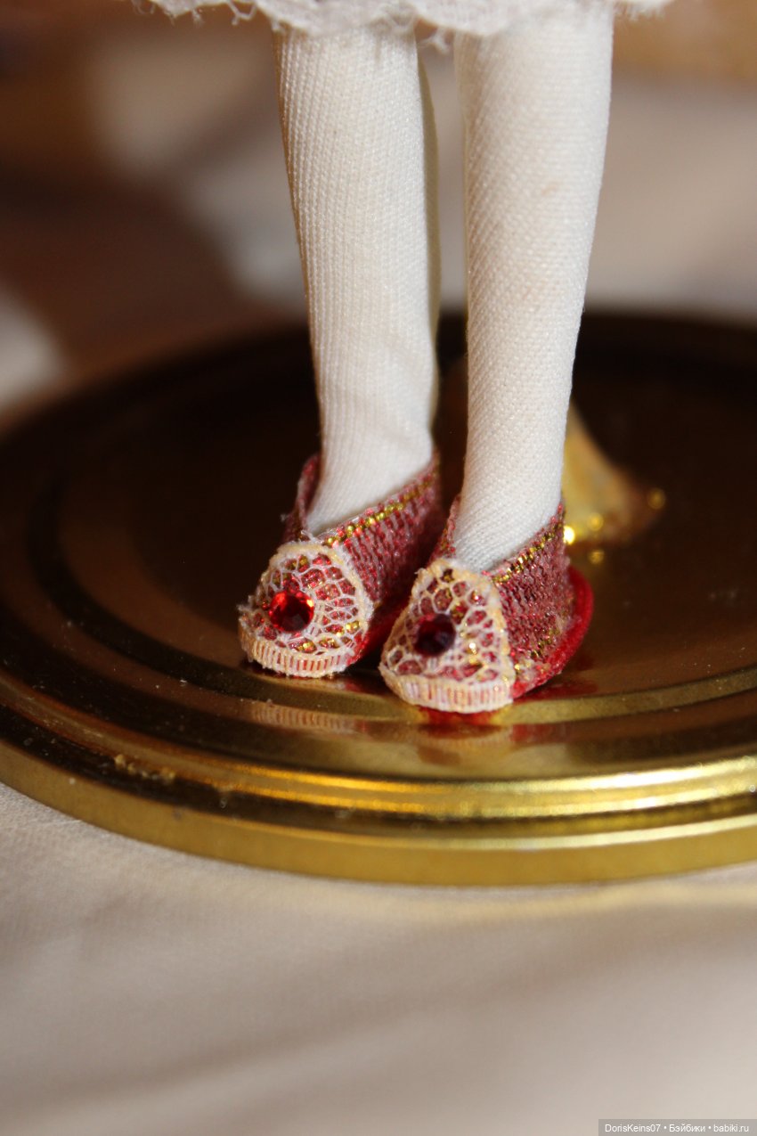 Королевский five-o’clock. Ну а при чём тут старые китайские куклы из 90-х