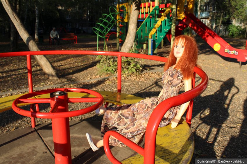 ... из пода-а-аренного ветром крепдешина