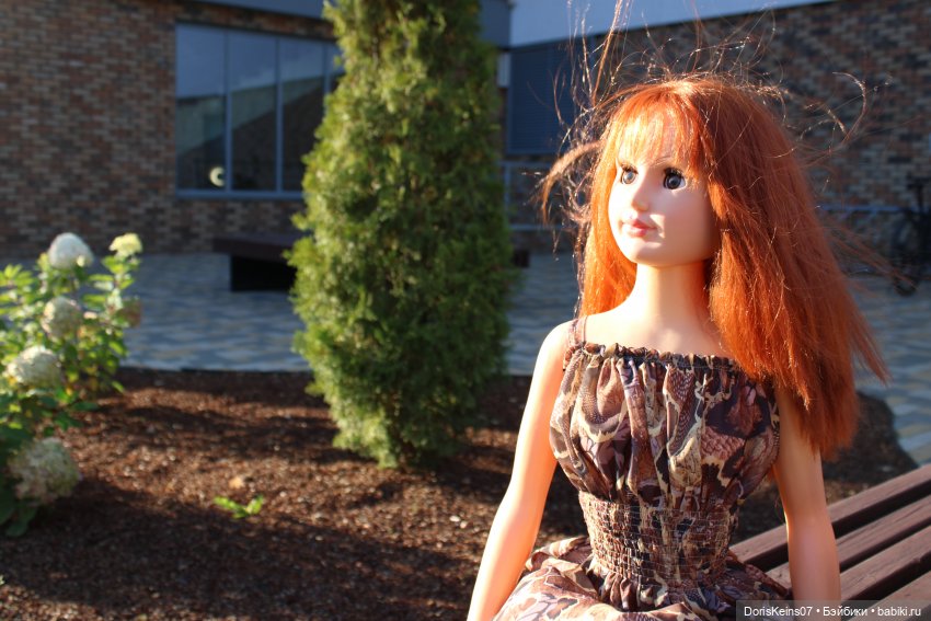 ... из пода-а-аренного ветром крепдешина