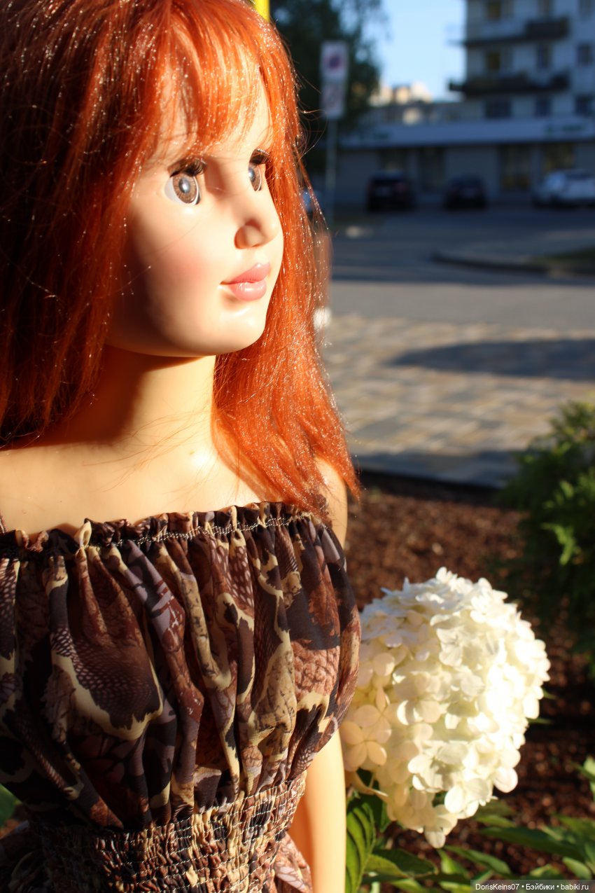 ... из пода-а-аренного ветром крепдешина