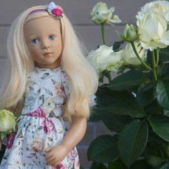 Финуш Роза Sylvia Natterer Petitcollin в розах