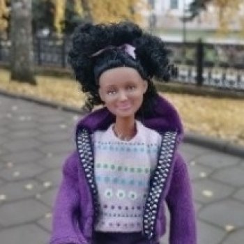 Куколка на выставке