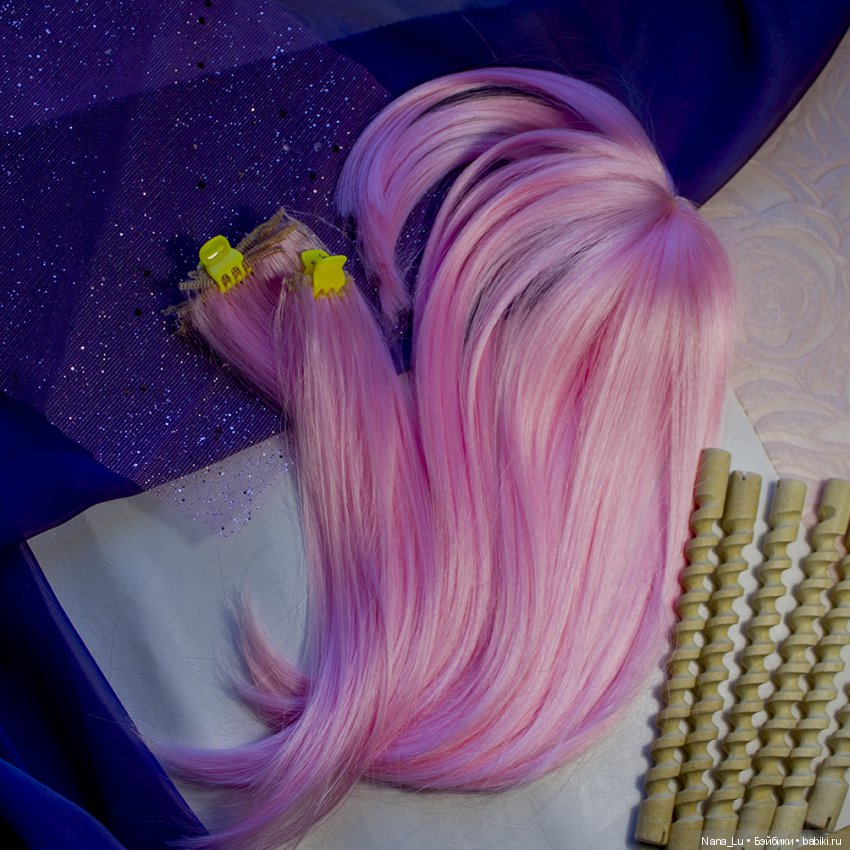 Они идеальны, думалось мне, длина - что надо, нежный, но в то же время насыщенный цвет, хорошо завиваются и держат форму, а ещё они такииие мягкие!