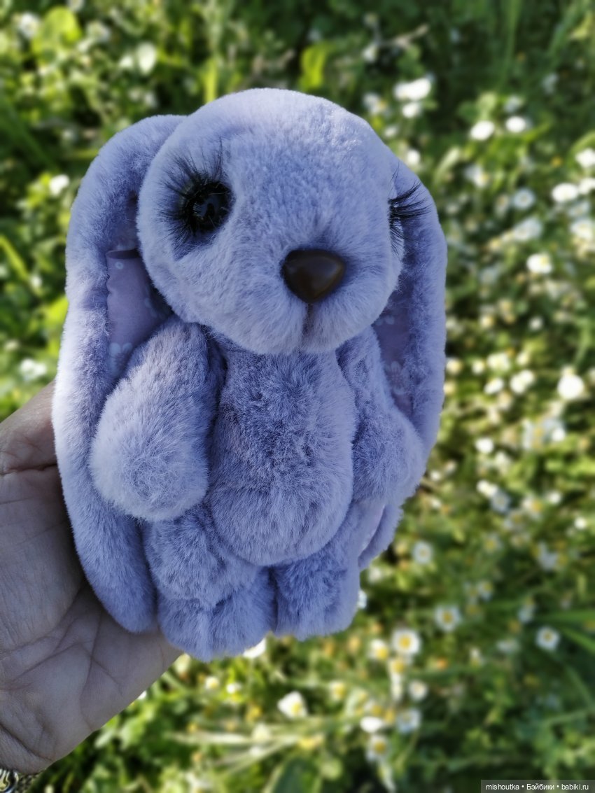 Зайчик с красивой шёрсткой