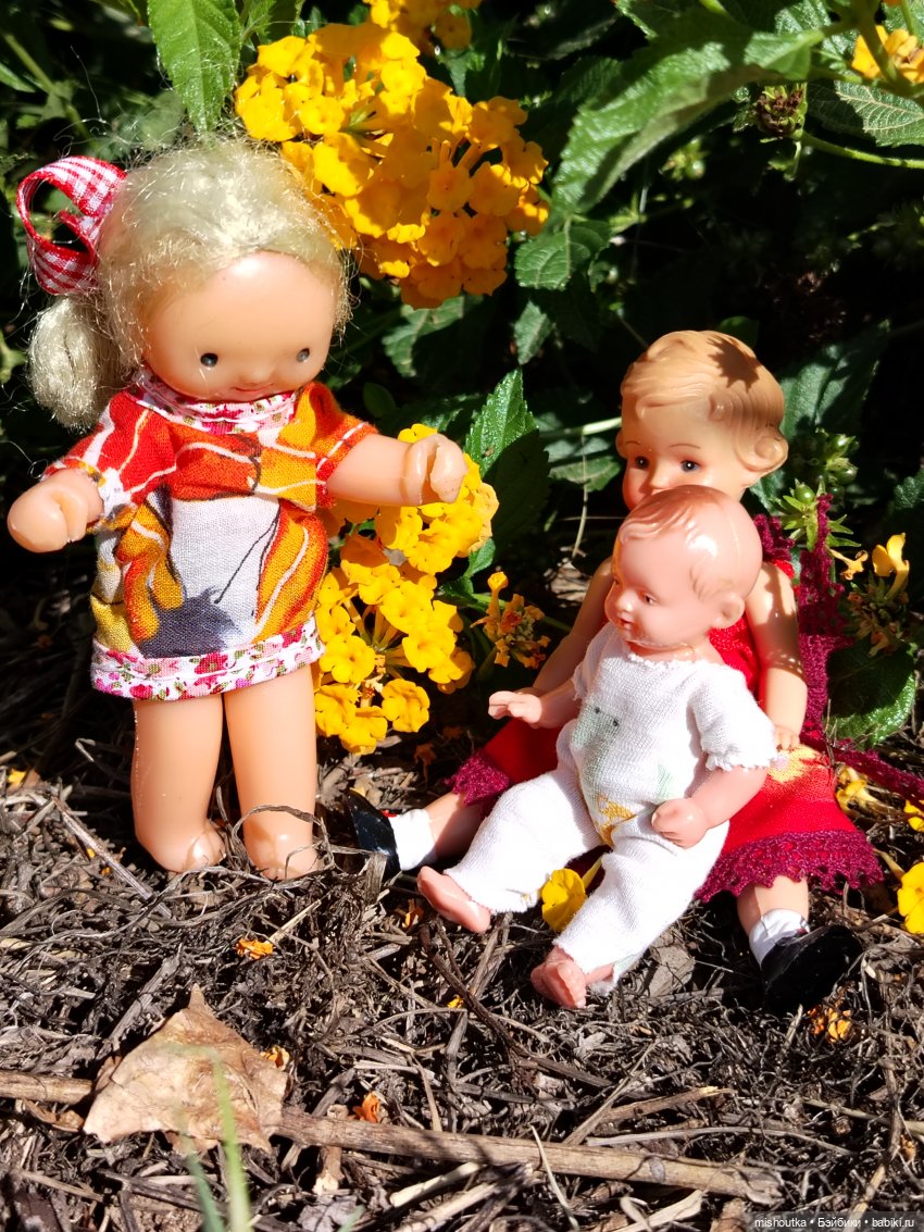 Девочка на качелях — Игрушки СССР и советского детства: резиновые (фото 3)