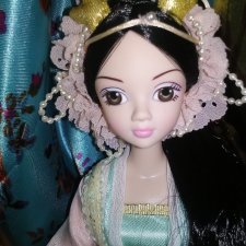 Восточная красавица с флейтой