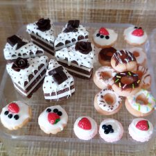 Всем по вкусняшке