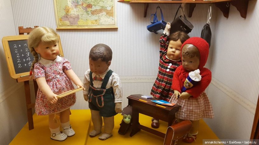 И вот уже зовут по отчеству, а в детство заглянуть так хочется