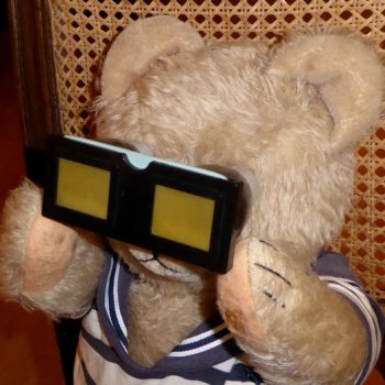 Стерео-взгляд в прошлое. В гости к плюшевым медвежатам