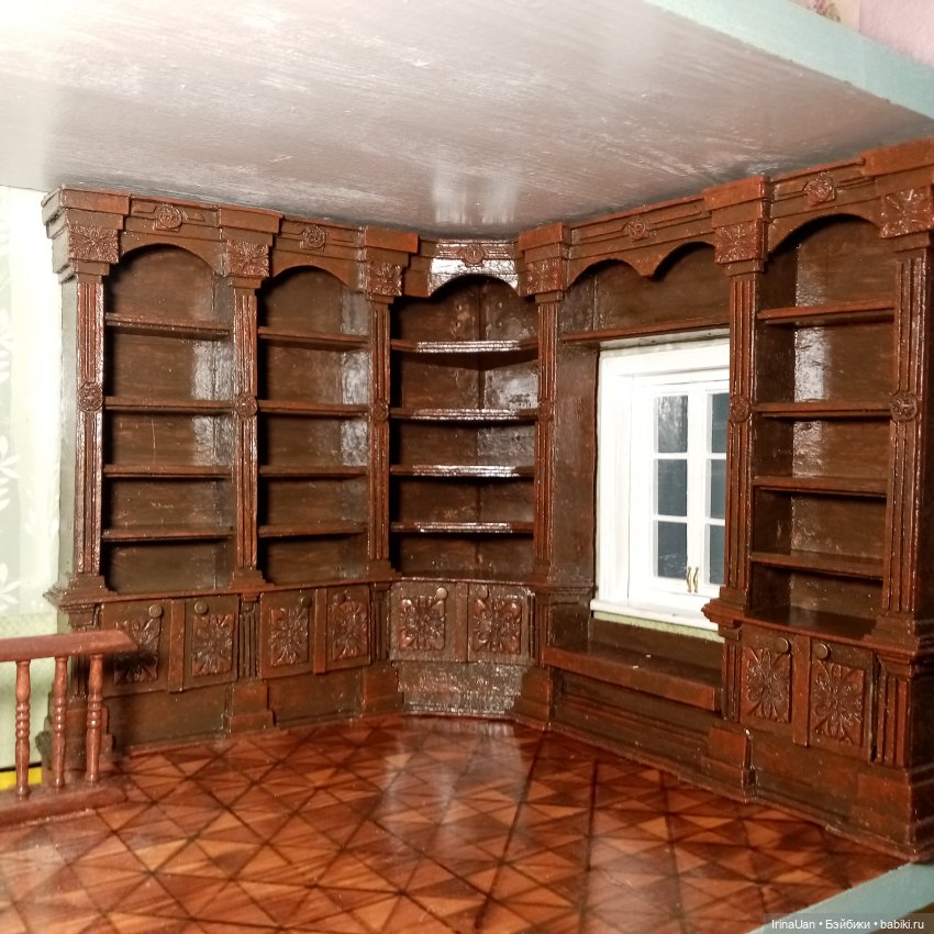 Угловой книжный шкаф — Мебель для кукол и домиков: фото