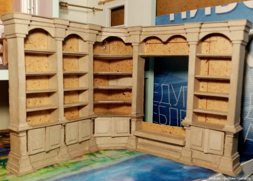 Угловой книжный шкаф — Мебель для кукол и домиков: фото (фото 4)