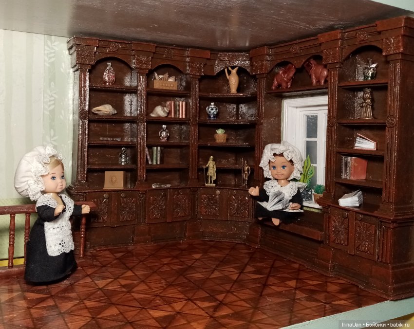 Угловой книжный шкаф — Мебель для кукол и домиков: фото