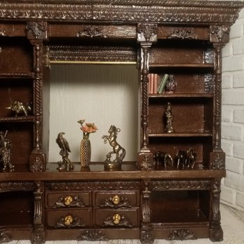 Еще один книжный шкаф