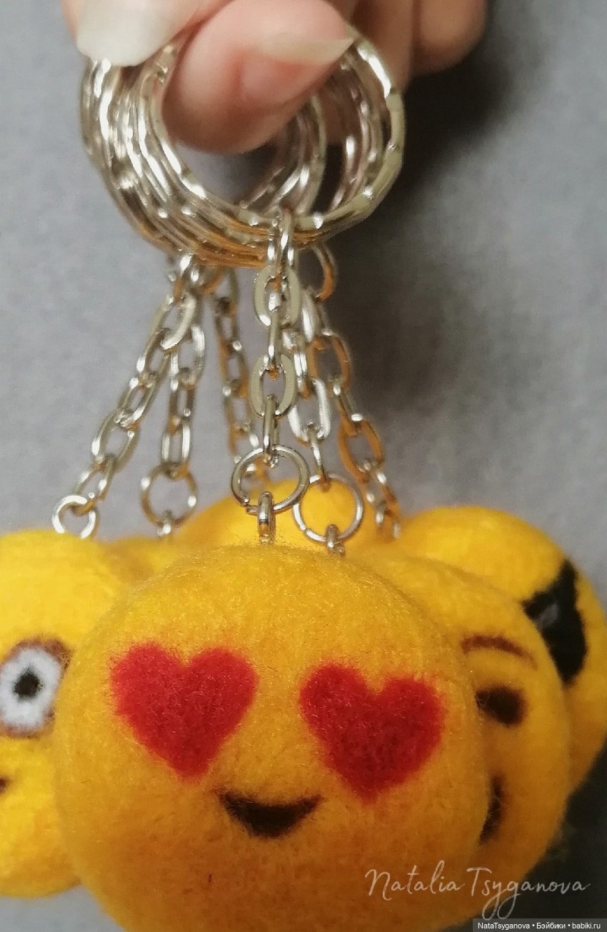 Брелки-смайлики. Автор: Natalia Tsyganova.