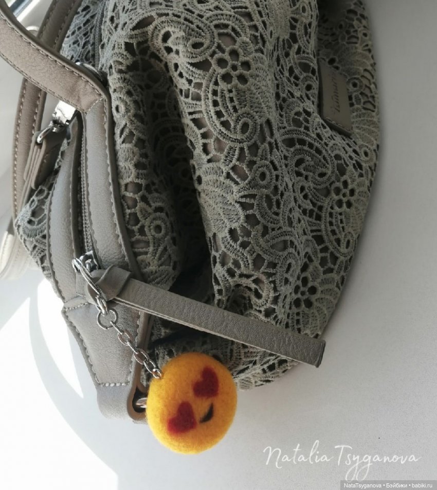 Брелки-смайлики. Автор: Natalia Tsyganova.