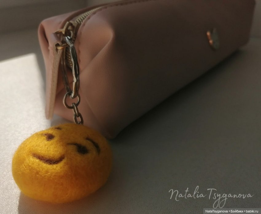 Брелки-смайлики. Автор: Natalia Tsyganova.